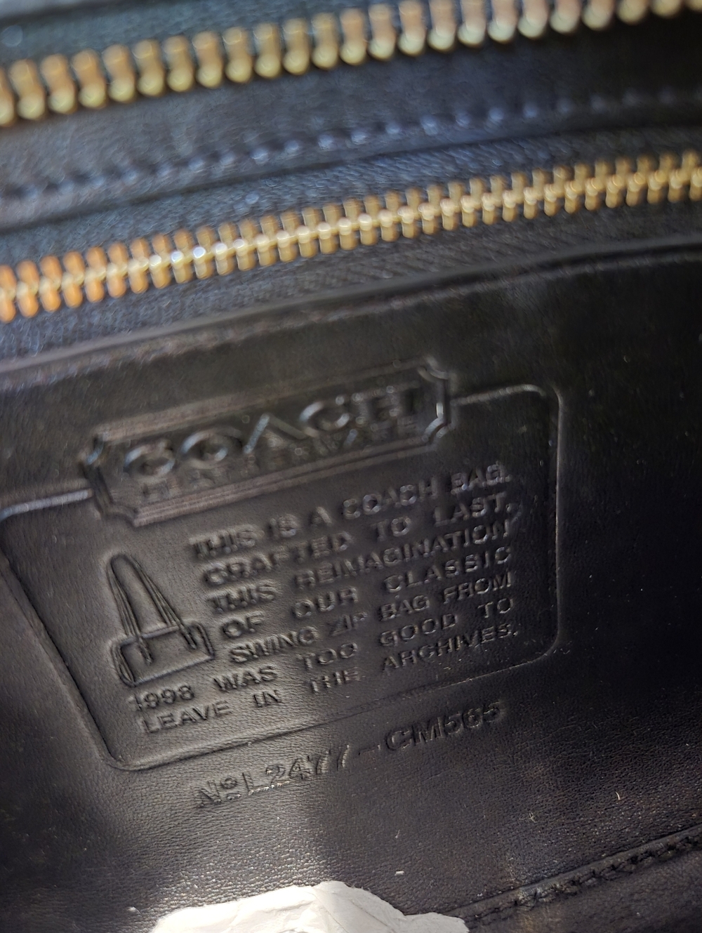 Coach Swing Zip Black Leather Shoulder Bag - Picture 11 of 11